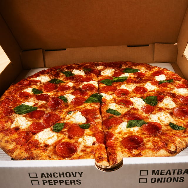 SMALL Hot Honey Basil (THIN Crust).