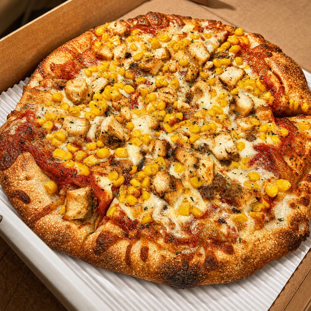 Large Grilled Chicken and Sweet Corn Pizza.